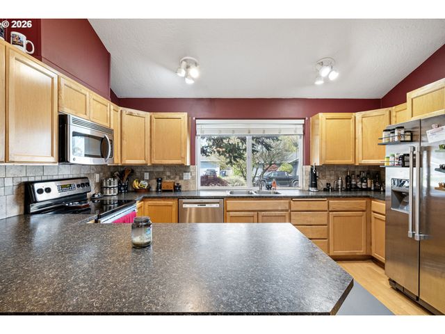 4132 N CLAREY St, Eugene, OR 97402