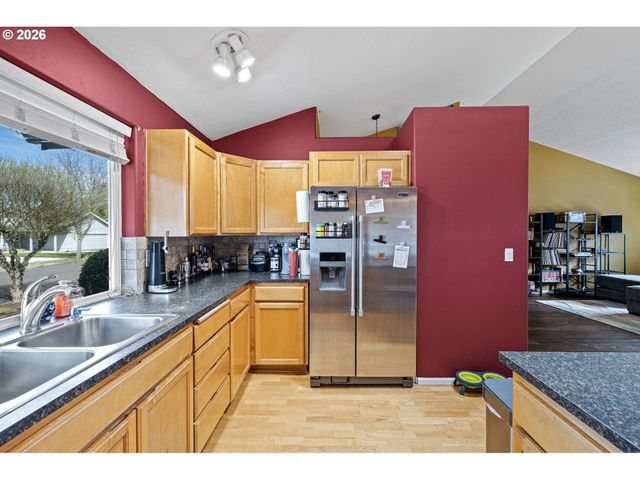 4132 N CLAREY St, Eugene, OR 97402