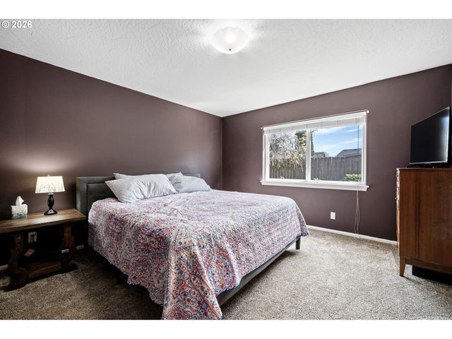 4132 N CLAREY St, Eugene, OR 97402