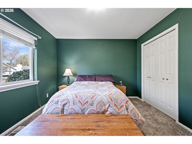 4132 N CLAREY St, Eugene, OR 97402