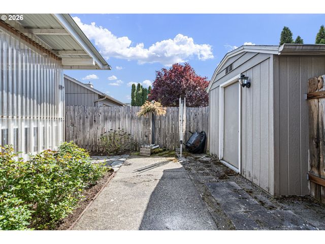 4132 N CLAREY St, Eugene, OR 97402