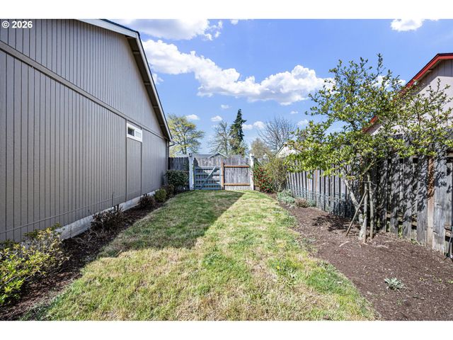 4132 N CLAREY St, Eugene, OR 97402