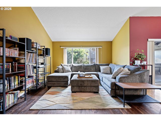 4132 N CLAREY St, Eugene, OR 97402