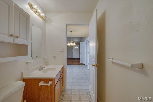 1865 Black Oak Drive, Farmington, MO 63640