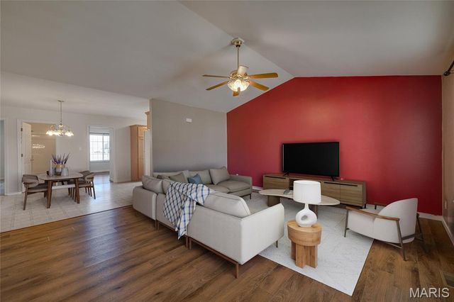 1865 Black Oak Drive, Farmington, MO 63640