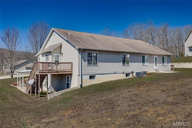 1865 Black Oak Drive, Farmington, MO 63640