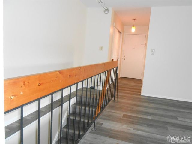 512 Sharon Garden Drive, Woodbridge Proper, NJ 07095