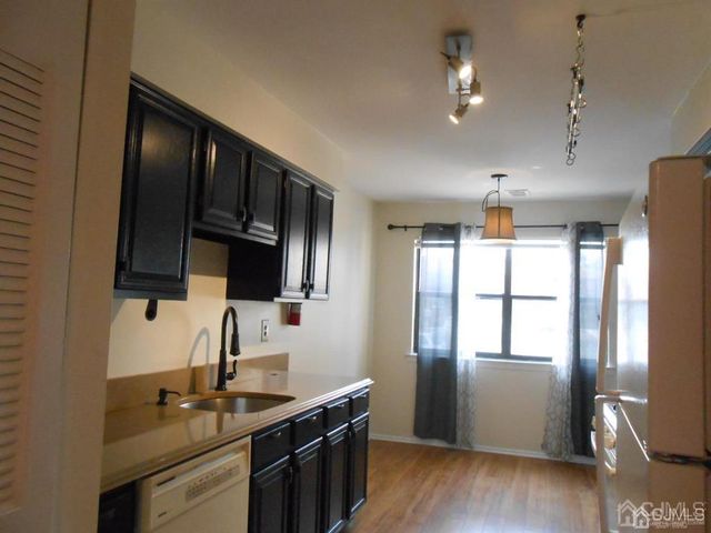 512 Sharon Garden Drive, Woodbridge Proper, NJ 07095