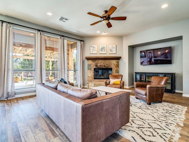 100 Empire CT, Austin, TX 78737