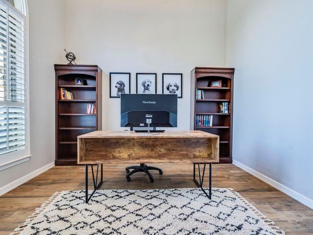100 Empire CT, Austin, TX 78737