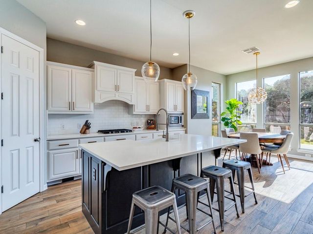 100 Empire CT, Austin, TX 78737