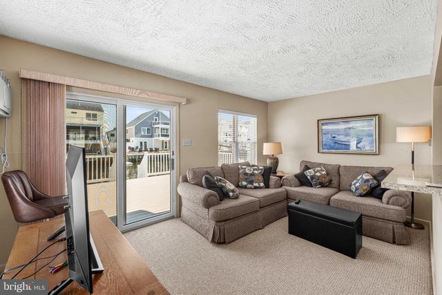 149 ARTHUR DR, Manahawkin, NJ 08050