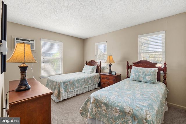 149 ARTHUR DR, Manahawkin, NJ 08050