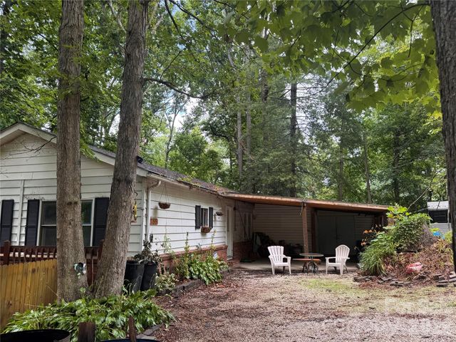 785 Hutch Mountain Road, Fletcher, NC 28732