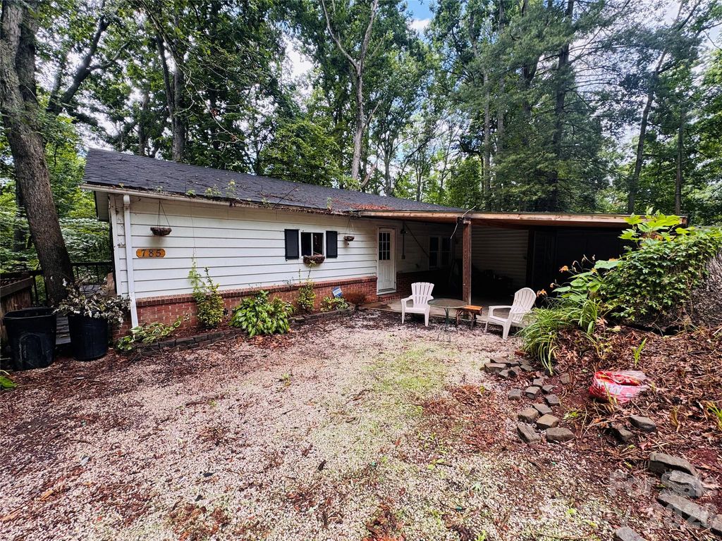 785 Hutch Mountain Road, Fletcher, NC 28732