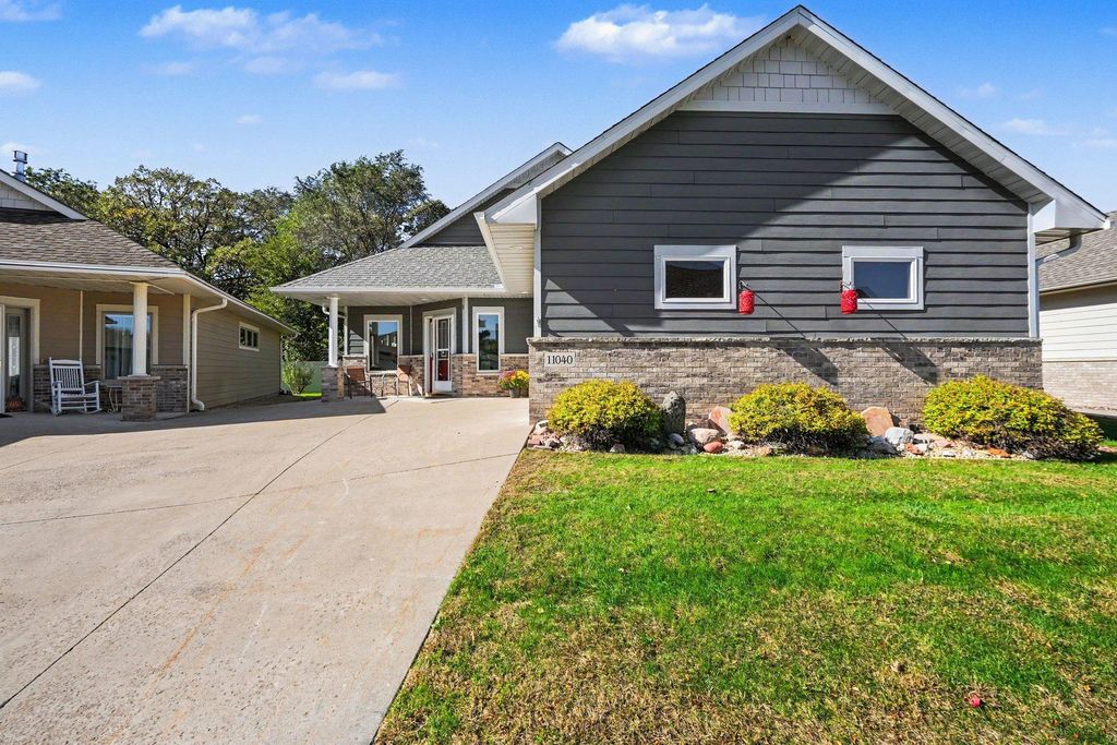 11040 Dahlia Street NW, Coon Rapids, MN 55433 — photo 2