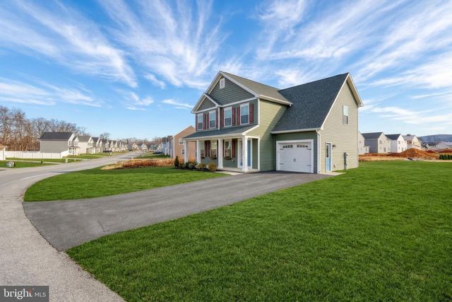 223 WOODRIDGE DR., Shippensburg, PA 17257
