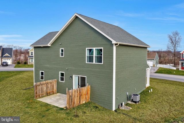 223 WOODRIDGE DR., Shippensburg, PA 17257