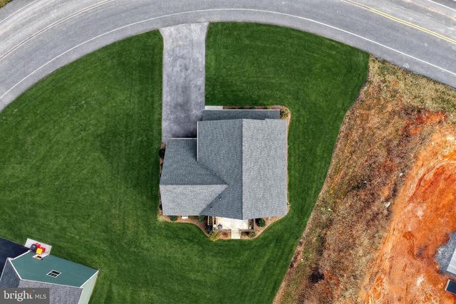 223 WOODRIDGE DR., Shippensburg, PA 17257