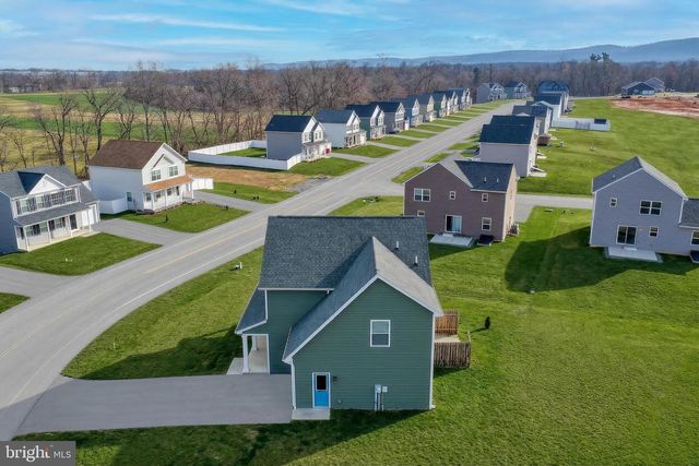223 WOODRIDGE DR., Shippensburg, PA 17257