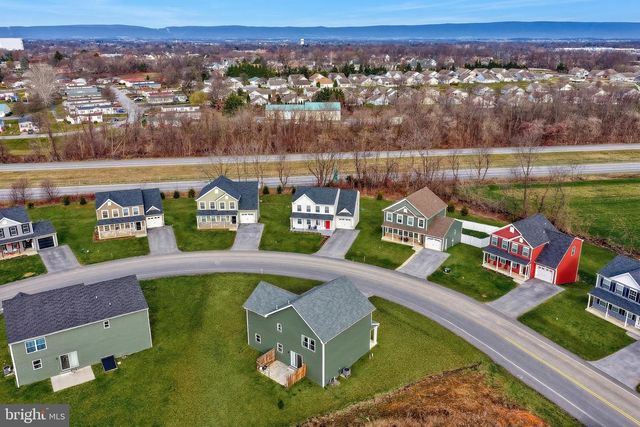 223 WOODRIDGE DR., Shippensburg, PA 17257