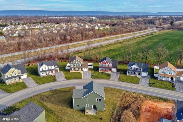 223 WOODRIDGE DR., Shippensburg, PA 17257