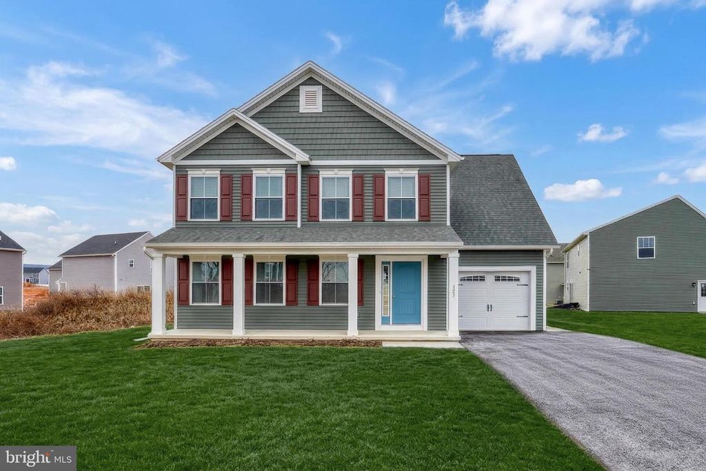 223 WOODRIDGE DR., Shippensburg, PA 17257