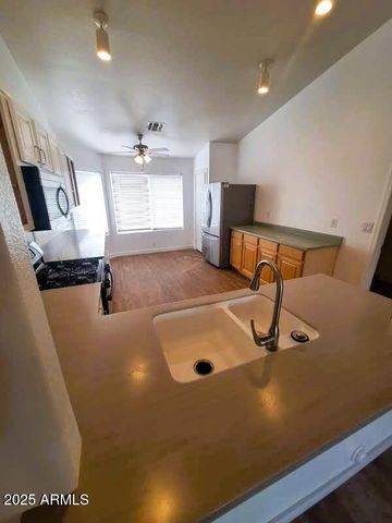 8136 W STELLA Avenue, Glendale, AZ 85303