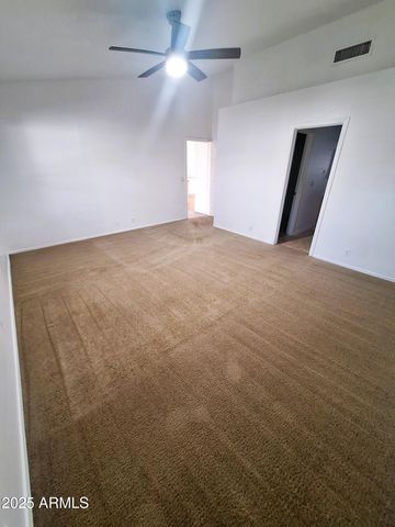 8136 W STELLA Avenue, Glendale, AZ 85303