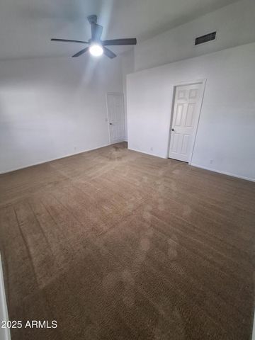 8136 W STELLA Avenue, Glendale, AZ 85303