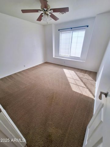 8136 W STELLA Avenue, Glendale, AZ 85303