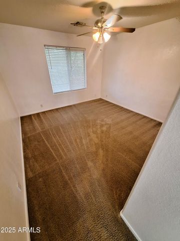 8136 W STELLA Avenue, Glendale, AZ 85303