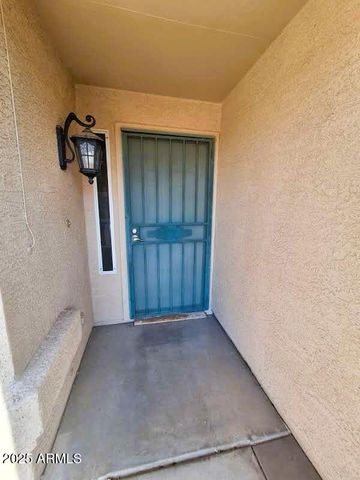 8136 W STELLA Avenue, Glendale, AZ 85303