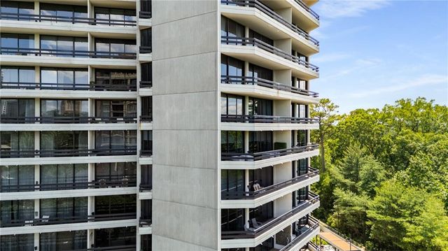 2660 Peachtree Road NW 18G, Atlanta, GA 30305