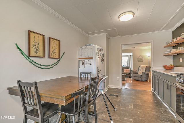 252 Ashville Avenue, Mount Carmel, TN 37645