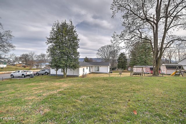 252 Ashville Avenue, Mount Carmel, TN 37645