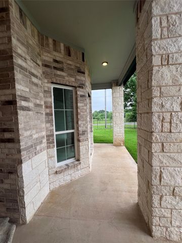 2900 Terrytown Drive, Ennis, TX 75119