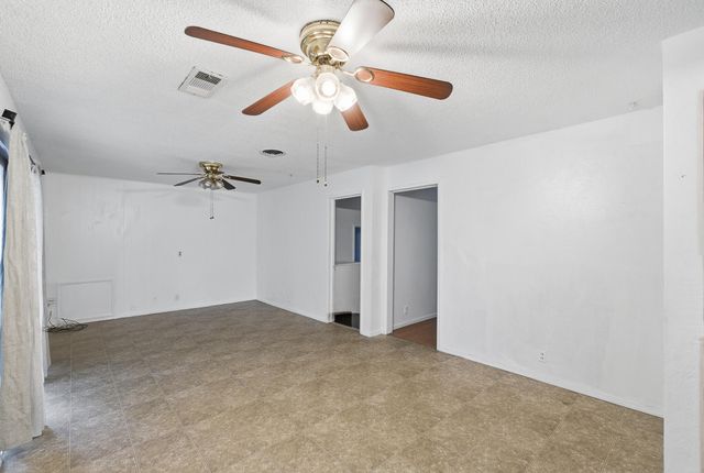 1214 S Spruce Street, Tulare, CA 93274