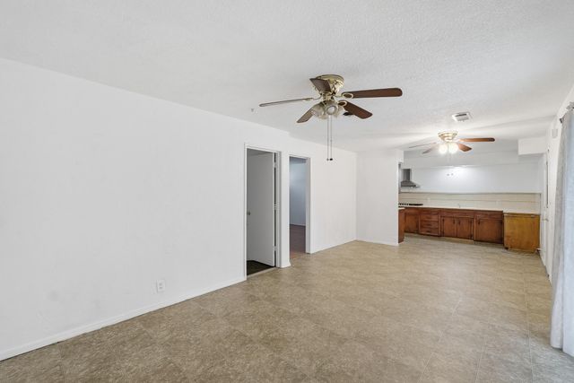 1214 S Spruce Street, Tulare, CA 93274