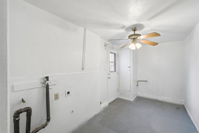 1214 S Spruce Street, Tulare, CA 93274