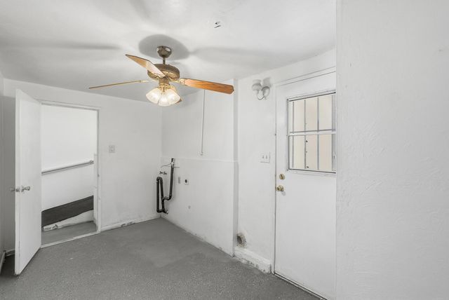 1214 S Spruce Street, Tulare, CA 93274