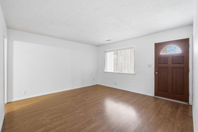 1214 S Spruce Street, Tulare, CA 93274