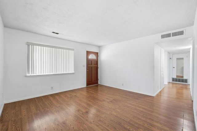 1214 S Spruce Street, Tulare, CA 93274