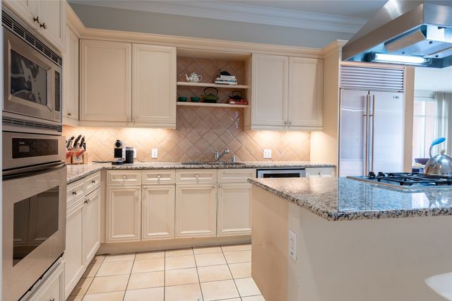 2828 Hood Street 707, Dallas, TX 75219