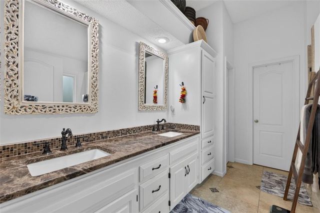 13987 W 147TH Street, Olathe, KS 66062