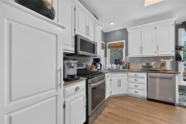 13987 W 147TH Street, Olathe, KS 66062