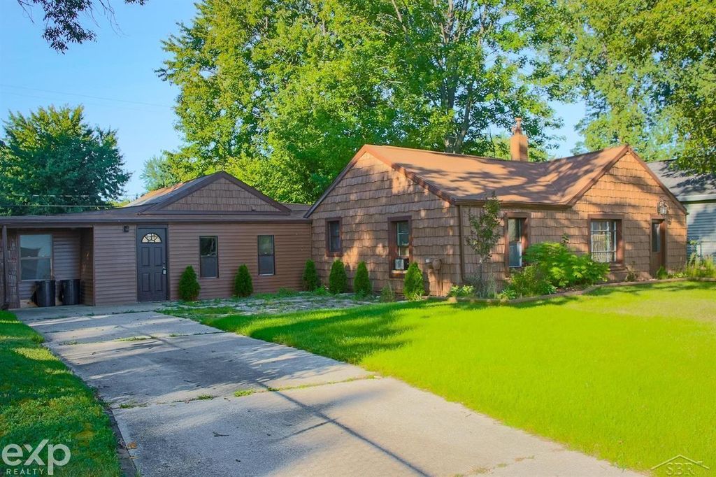 704 Bay Road, Bangor Twp, MI 48706