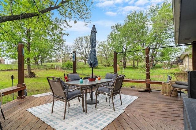 329 Lincoln Drive, Gower, MO 64454