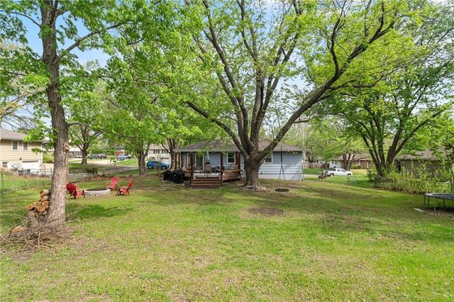 329 Lincoln Drive, Gower, MO 64454
