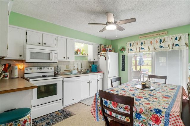 329 Lincoln Drive, Gower, MO 64454